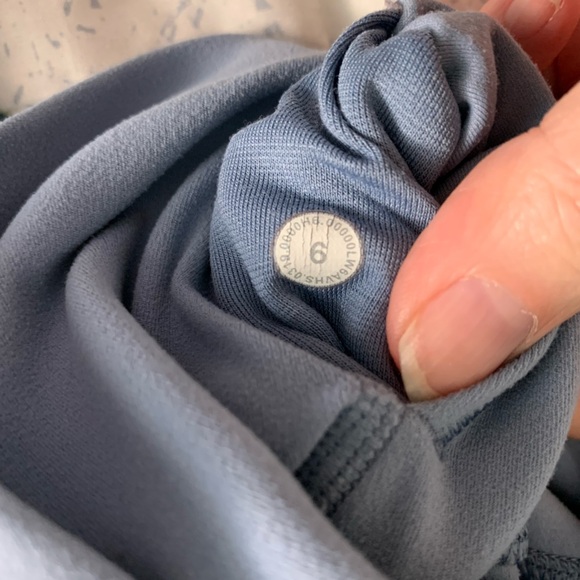 Lululemon Athletica Soft Blue Cropped Leggings size 6 - Picture 5 of 6